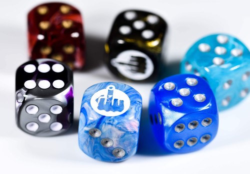 Middle finger pipped dice - pipped, |
